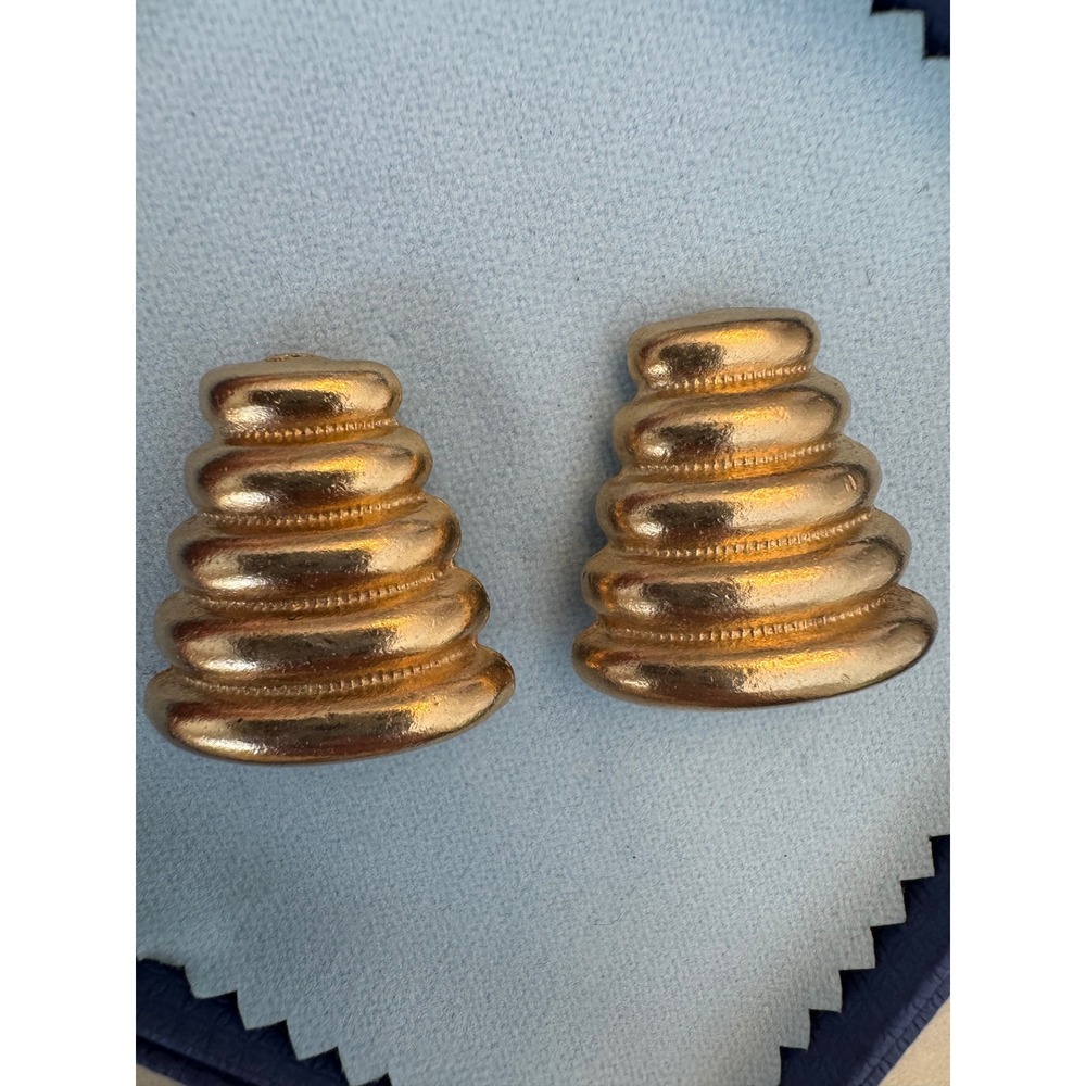 Vintage S.G. D'OR Gold Tone Tiered Beehive Clip On Statement Earrings